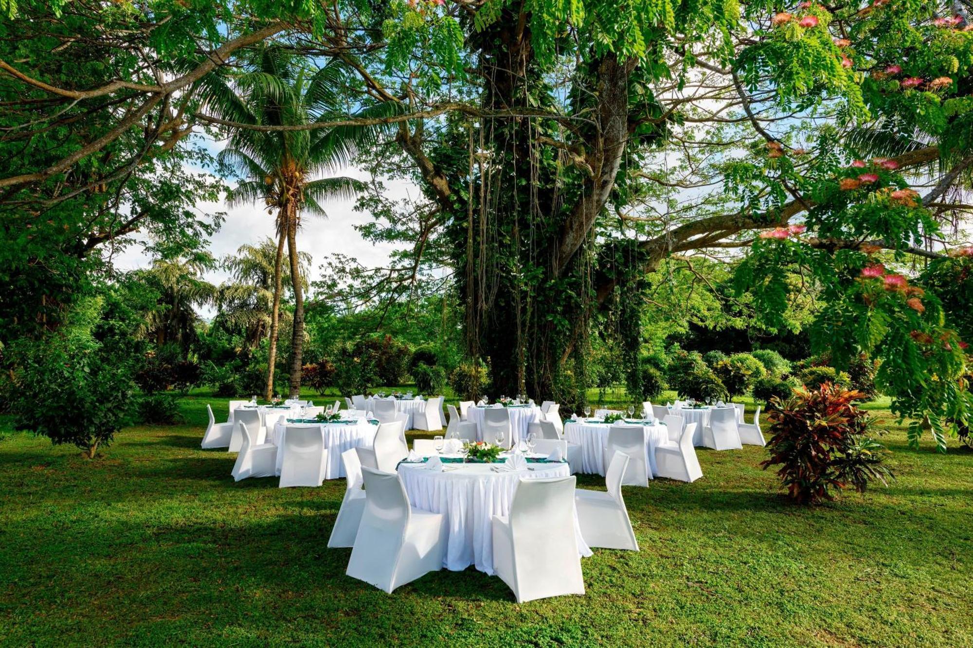Sheraton Samoa Beach Resort Mulifanua Exterior foto